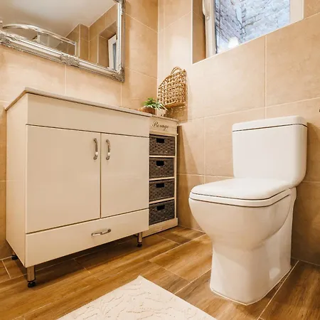 Pintrst-penthouse Old Town Renovated Апартаменты *