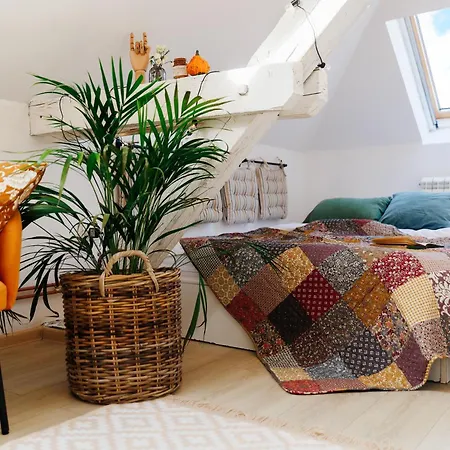 Pintrst-penthouse Old Town Renovated Апартаменты