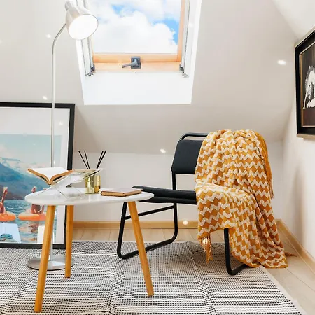 Appartamento Pintrst-penthouse Old Town Renovated