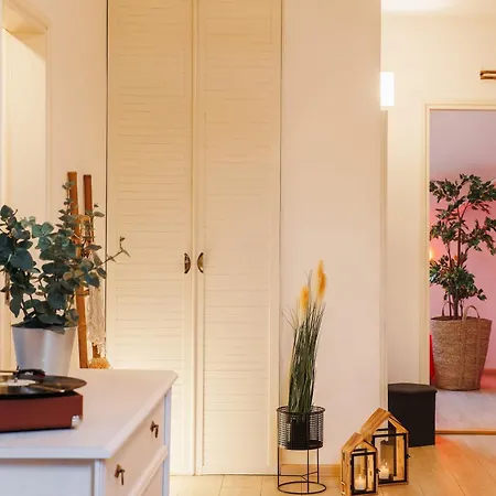 Pintrst-penthouse Old Town Renovated Апартаменты *